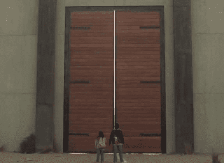 El muro de Trump censurado en el Super Bowl