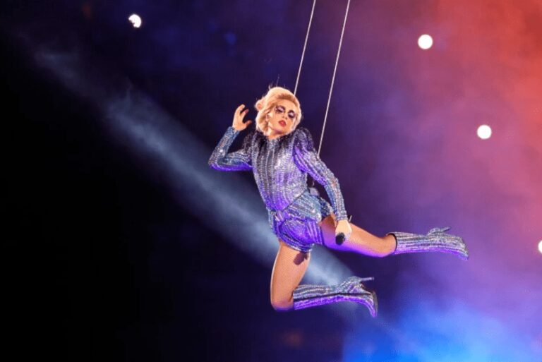 Yuri 'demanda' a Lady Gaga por copiona