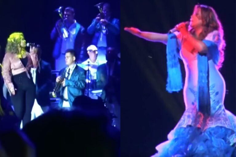 Chiquis cantando a dúo con el holograma de Jenni Rivera