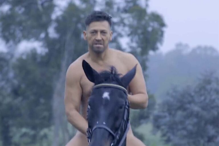 Video de Pablito Ruiz cabalgando desnudo