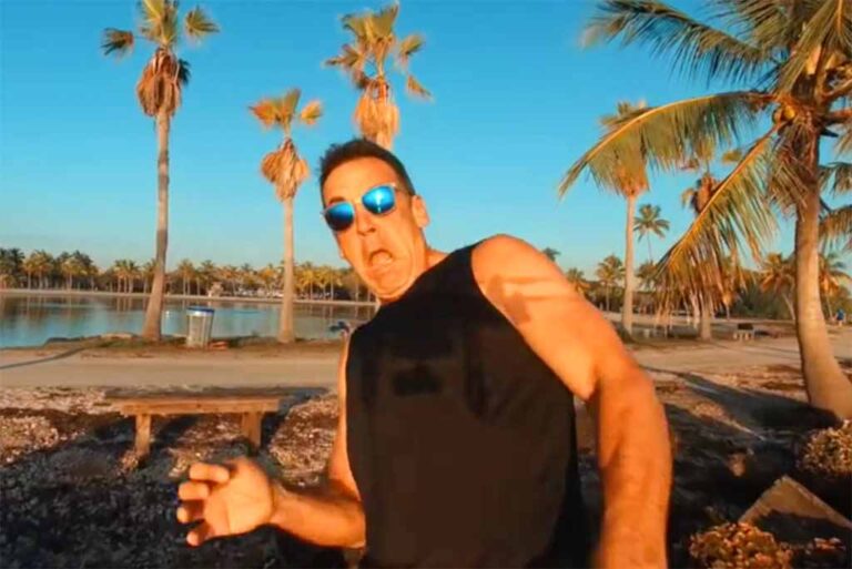 Carlos Ponce parodia a Luis Fonsi y Daddy Yankee cantando "DiezPe$itos"