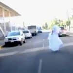 La novia se bajó del auto y corrió por las calles de la Ciudad de México hasta la estación del Metro