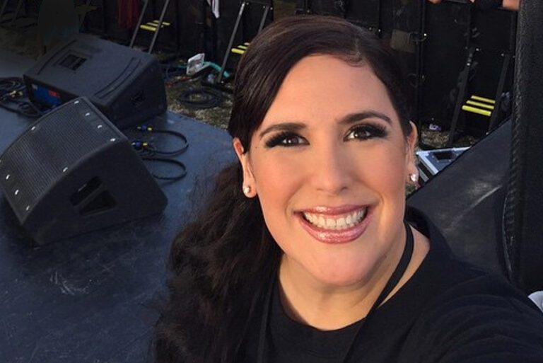 No dejaban abordar avión a Angélica Vale por ser mexicana