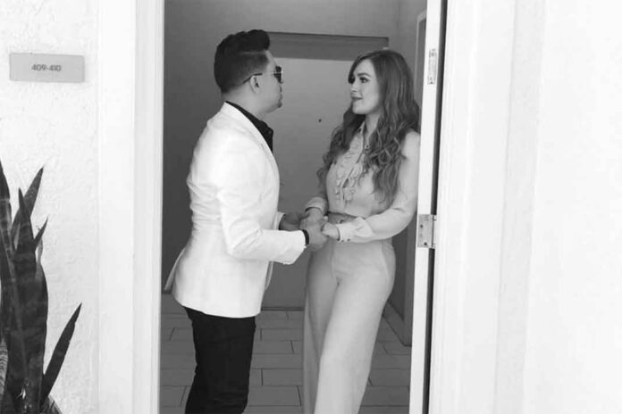 Larry Hernández y Kenia Ontiveros