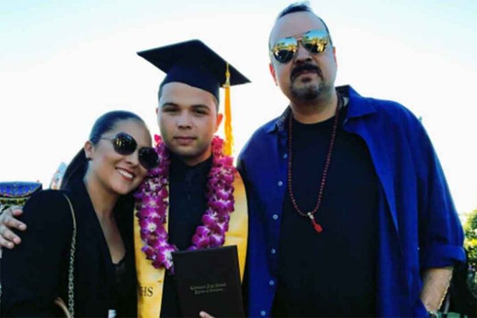 Pepe Aguilar y familia.