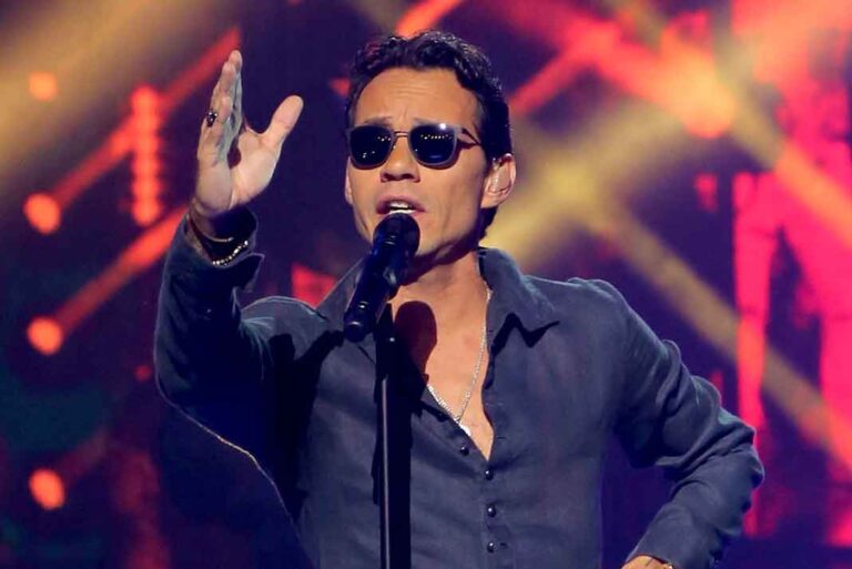 Marc Anthony nos pide rezar por su mamá