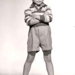 En 1950 consiguió actuar en una película haciendo el papel de un niño