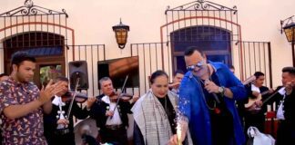 Hubo tres pasteles: uno por los 18 años de Leonardo, otro por los 87 de doña Flor Silvestre, y otro por los 49 de Pepe