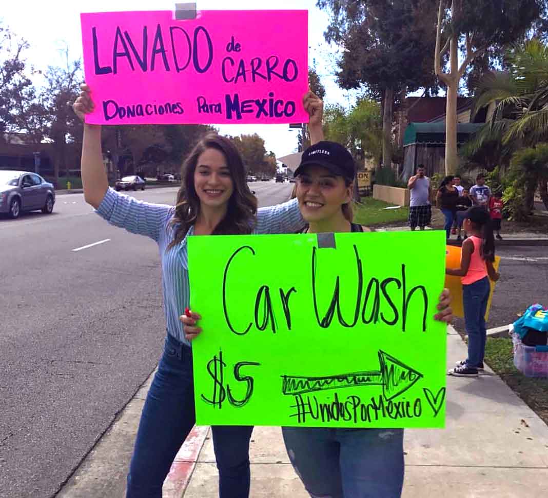 Rosie Rivera invitaba en la calle a pasar al car wash por sólo 5 dólares
