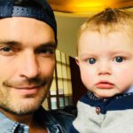 Julián Gil compartió en sus redes sociales esta foto con su hijo