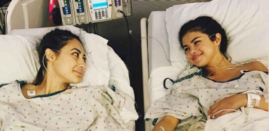 Selena compartió esta imagen al recibir el transplante de riñón de su mejor amiga