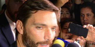 Julián Gil dice que las nuevas acusaciones ya son de risa