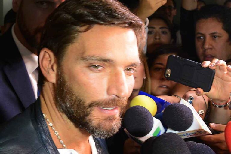 Julián Gil dice que las nuevas acusaciones ya son de risa