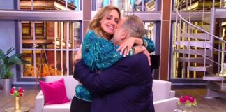 Lili Estefan regresó a su show fundiéndose en un abrazo con su compañero Raúl de Molina