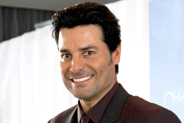 Chayanne iba en su auto justo a promocionar su canción a la radio