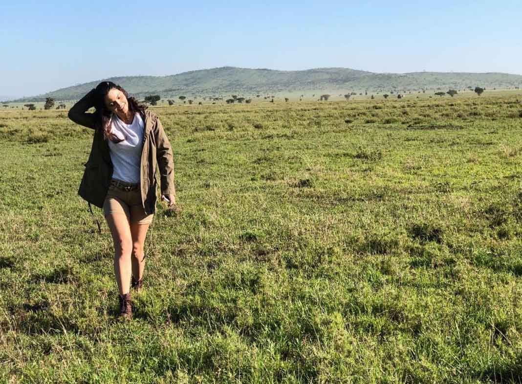 Llanura sin fin, escribió Chiqui en esta imagen de ella caminando en el Serengeti