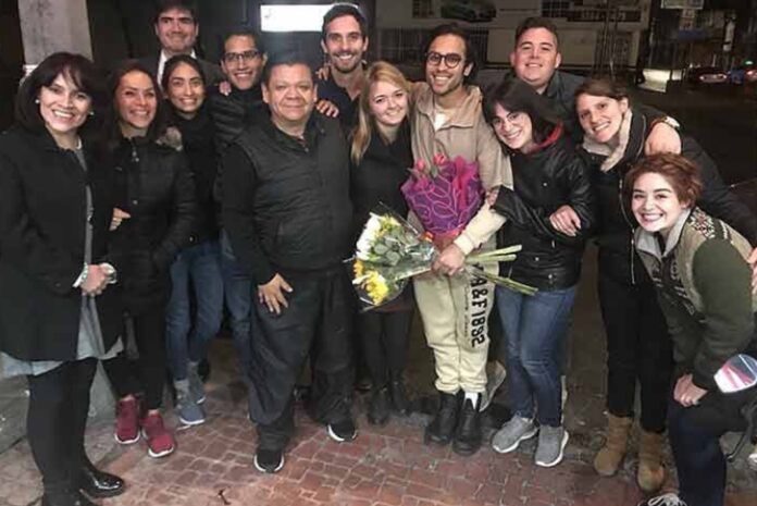 El-actor-con-su-familia-al-ser-liberado