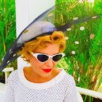 Los fabulosos sombreros que usaba la actriz o podían faltar en la producción