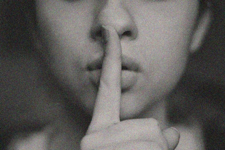 María Marín: Calladita te ves más bonita!