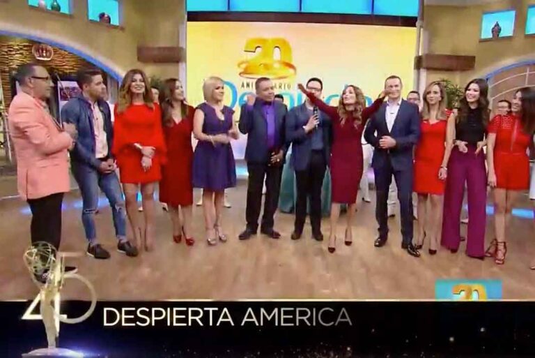 Qué padre que hayan puesto en los Emmy una imagen donde participamos los primeros y los nuevos presentadores de "Despierta América"