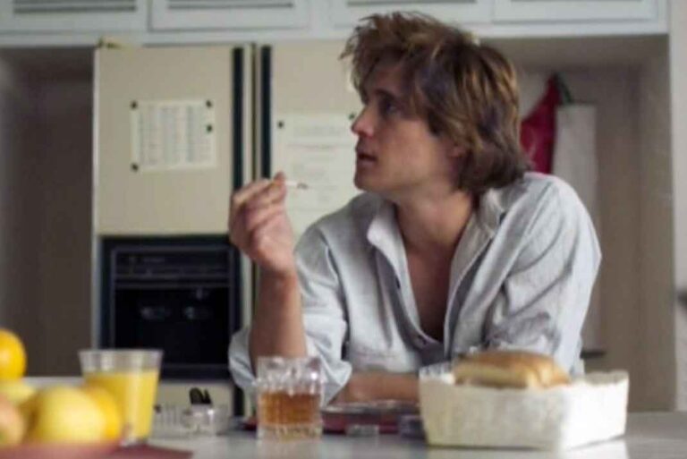 Los excesos de Luis Miguel, interpretado por Diego Boneta, son mostrados en el quinto capítulo de la serie