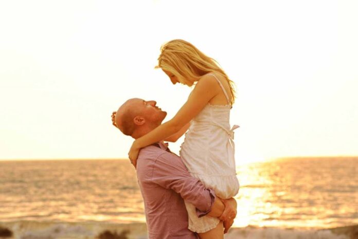 El hombre busca que la mujer sea delgada, así que a comer menos y a hacer ejercicio El hombre busca que la mujer sea delgada, así que a comer menos y a hacer ejercicio