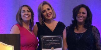 Muchas gracias a Diana Mejía y a Mari Santana por sus atenciones y por este reconocimiento