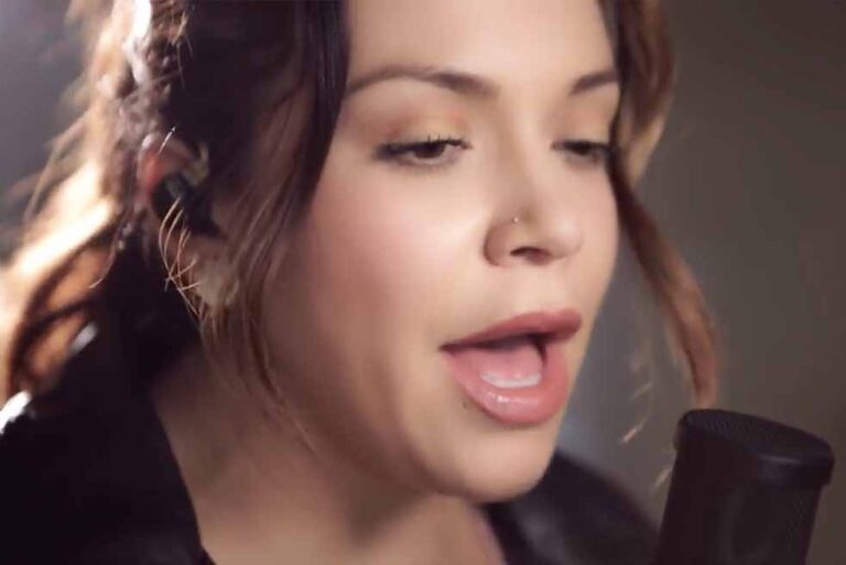 ¡Qué bella voz! Miren a Jacqie Rivera cantando un exitazo de su mamá