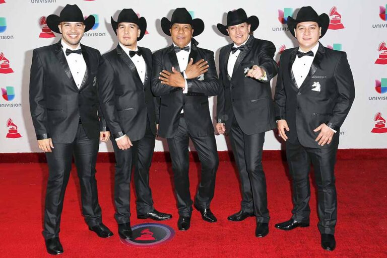 La Tertulia, hoy con el gruo Bronco