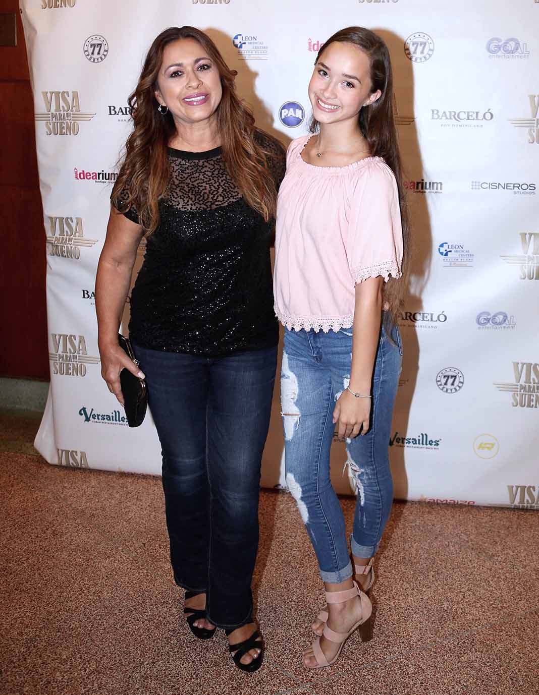 Neida Sandoval asistió con su hija Aliene, que está enorme y muy bella