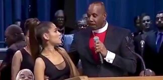 La cantante Ariana Grande vivió un momento muy incómodo con este pastor