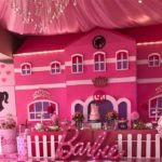 Otro acercamiento al área de los dulces decorado con la Barbie
