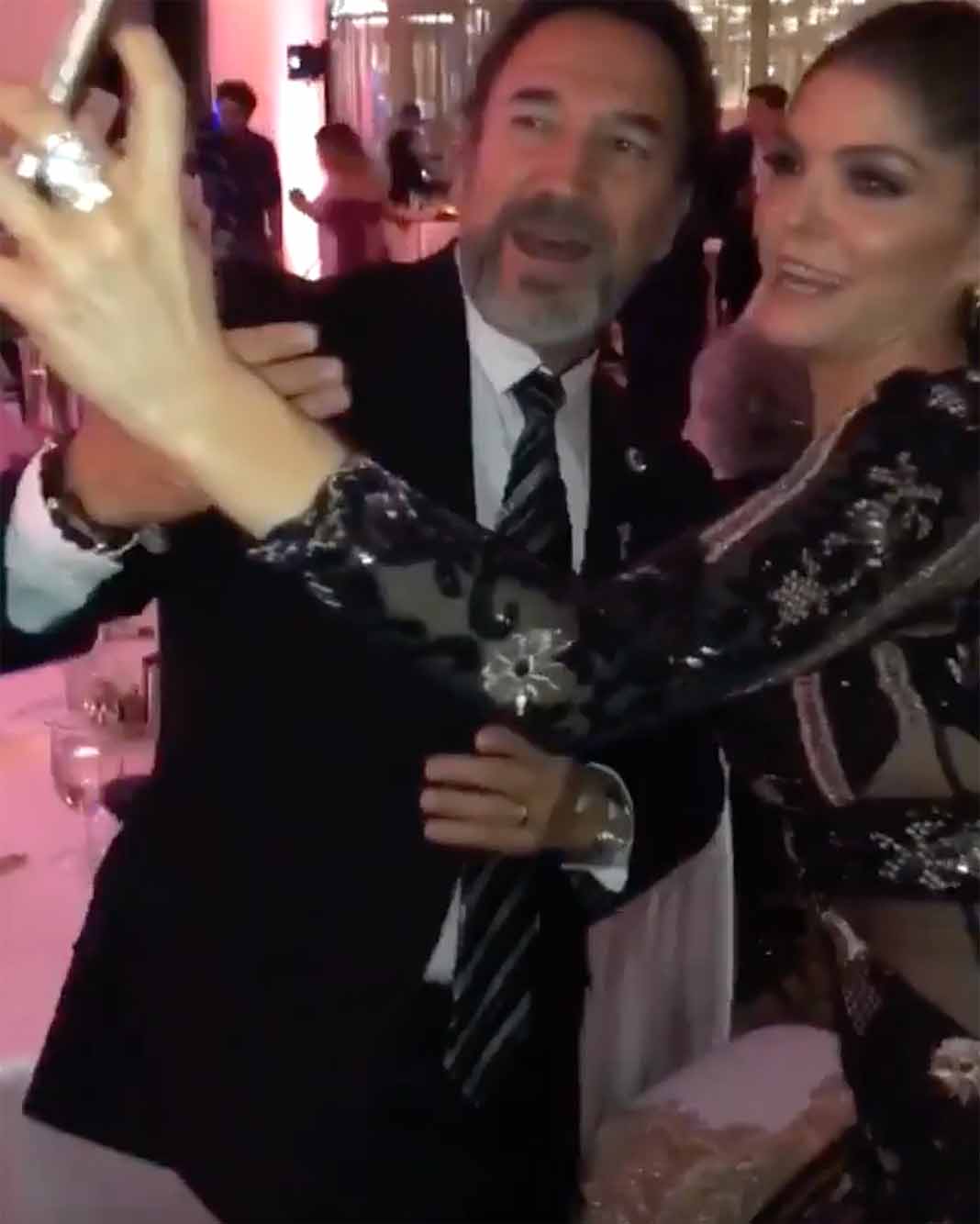 Una selfie cantada con Marco Antonio Solís y Ana Bárbara, a dueto
