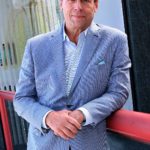 Alfredo Adame no sale de una para meterse a otra