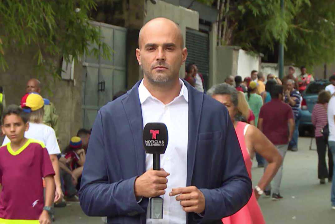 El reportero de Telemundo Daniel Garrido fue privado de su libertad durante seis horas en Venezuela