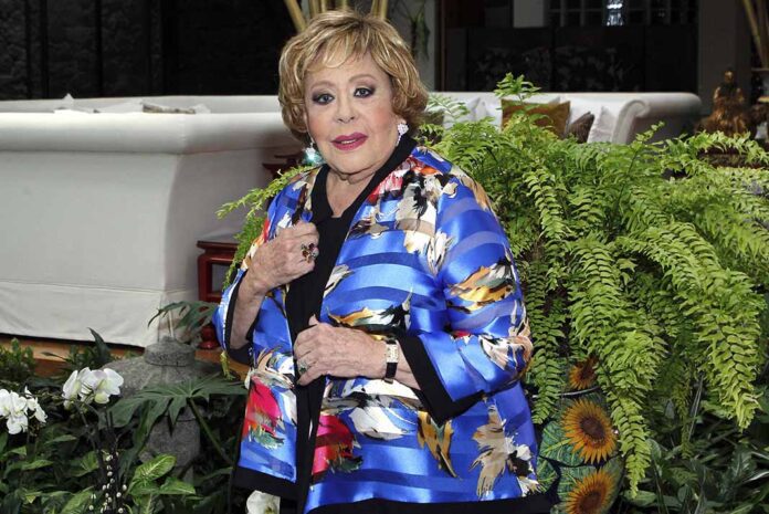 Silvia Pinal dice que su vida ya la conoce todo el mundo