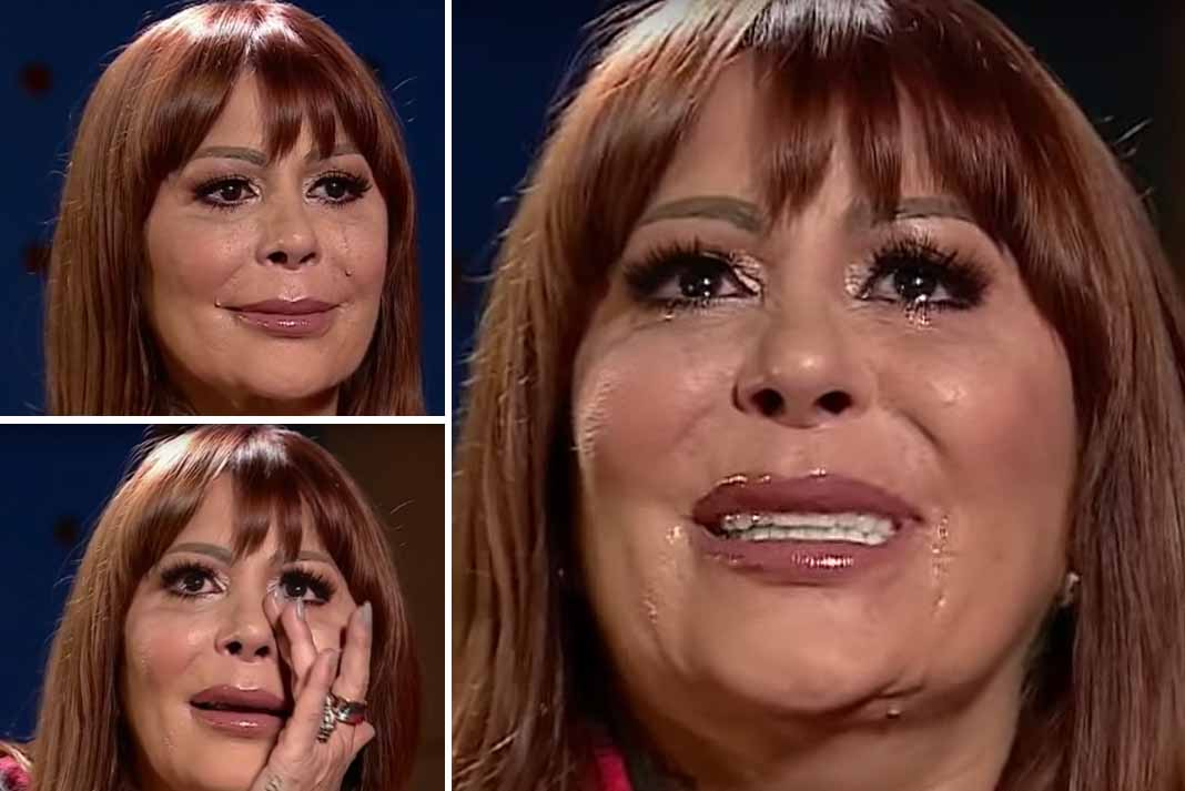 Alejandra Guzmán lloró en varias ocasiones durante la entrevista