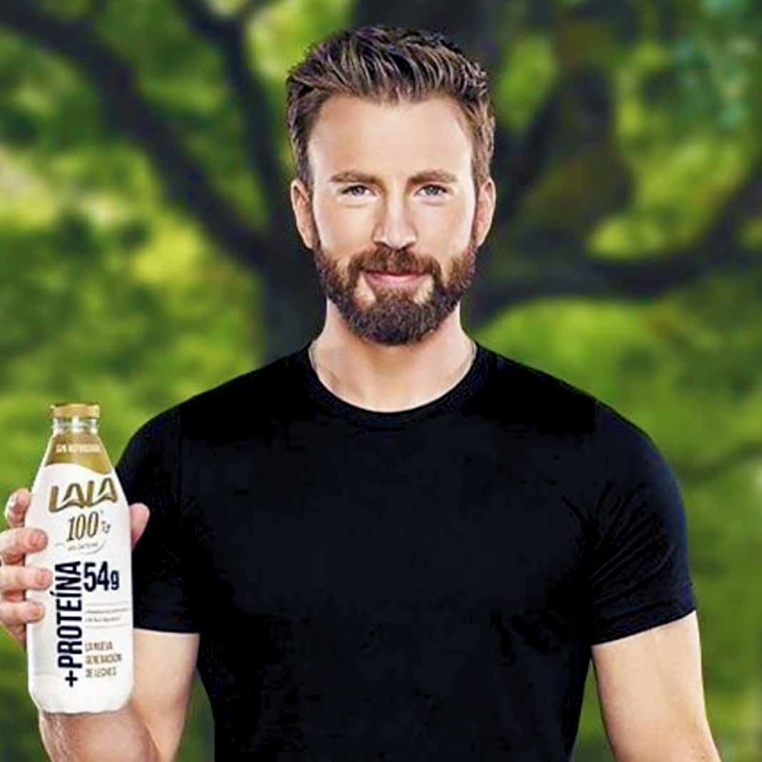 Chris Evans promueve la leche Lala 100, un nuevo producto de la popular marca de lácteos en México