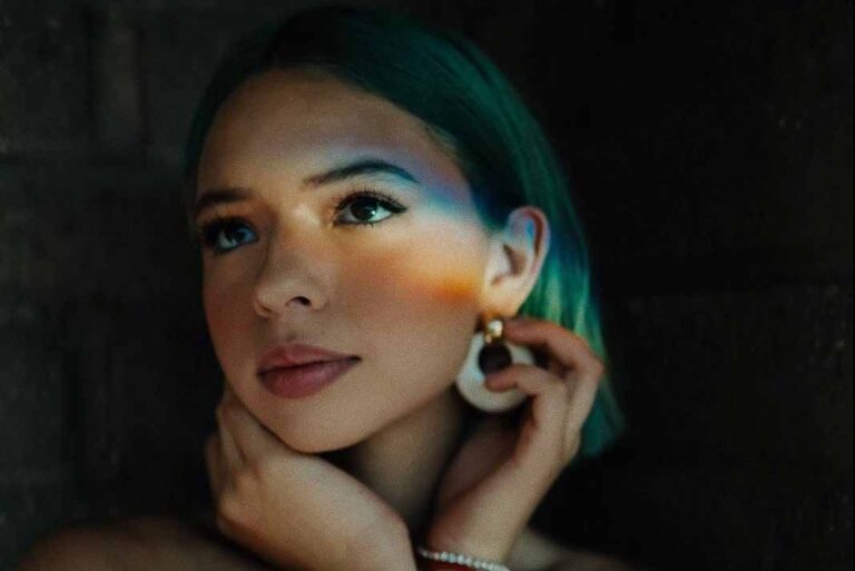 Así ayuda Ángela Aguilar a los habitantes del pueblo donde vive ?