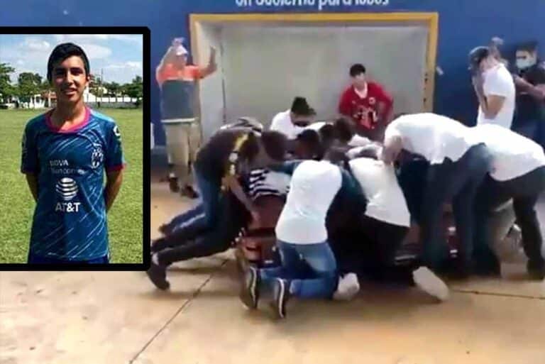 Policía mata a joven futbolista; amigos le ayudan a meter gol desde el ataúd ?