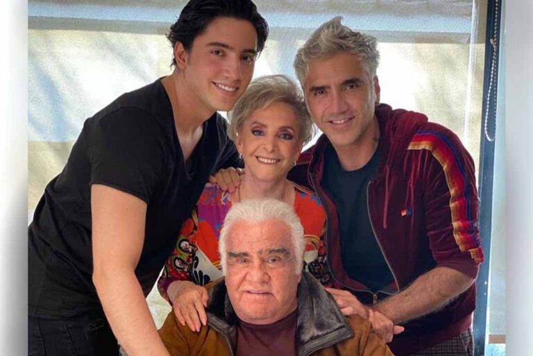 ¿Ojos que no ven...? Doña Cuquita nunca quiso checar donde andaba Vicente Fernández