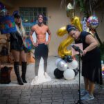 A través de una videollamada Lili le transmitió a su hijo Lorenzo lo que pasaba en la fiesta que le organizó