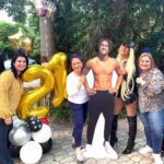 Los 21 años no pasaron desapercibidos por la familia Estefan, aunque él no estuviera presente