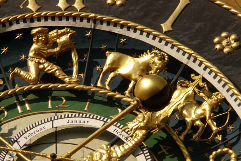 Horóscopo lunes 12: Vienen mejoras laborales