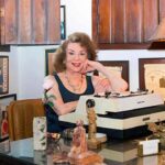 La autora cubana comenzó escribiendo radionovelas en su natal Cuba