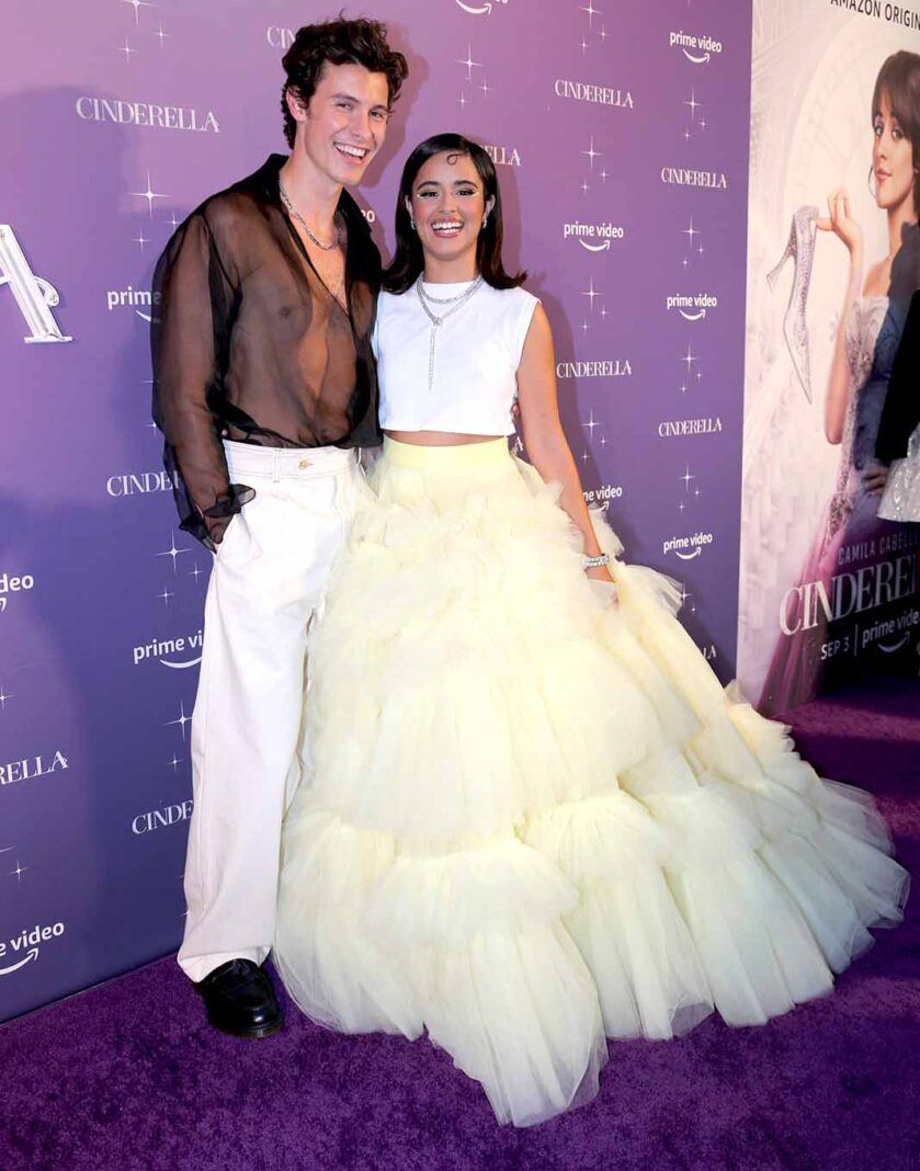 Acompañada de su novio Shawn Mendes, Camila Cabello asistió a la premier de  su película 
