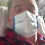 Esta imagen de Sergio Mayer, al parecer en una cama de hospital, está circulando en Twitter