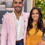 Carlos Adyan y Ana Jurka conducen el programa "En Casa con Telemundo", el cual se rumora tomará el lugar de "Suelta la Sopa" como show de noticias de entretenimiento