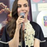 La cantante dice que tenía miedo de cerrarse las puertas en la música si dejaba al productor, quien era su mánager