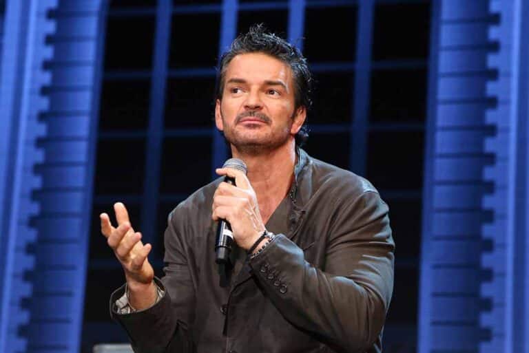 Arjona critica la aparición de "32 géneros" y el uso del lenguaje inclusivo